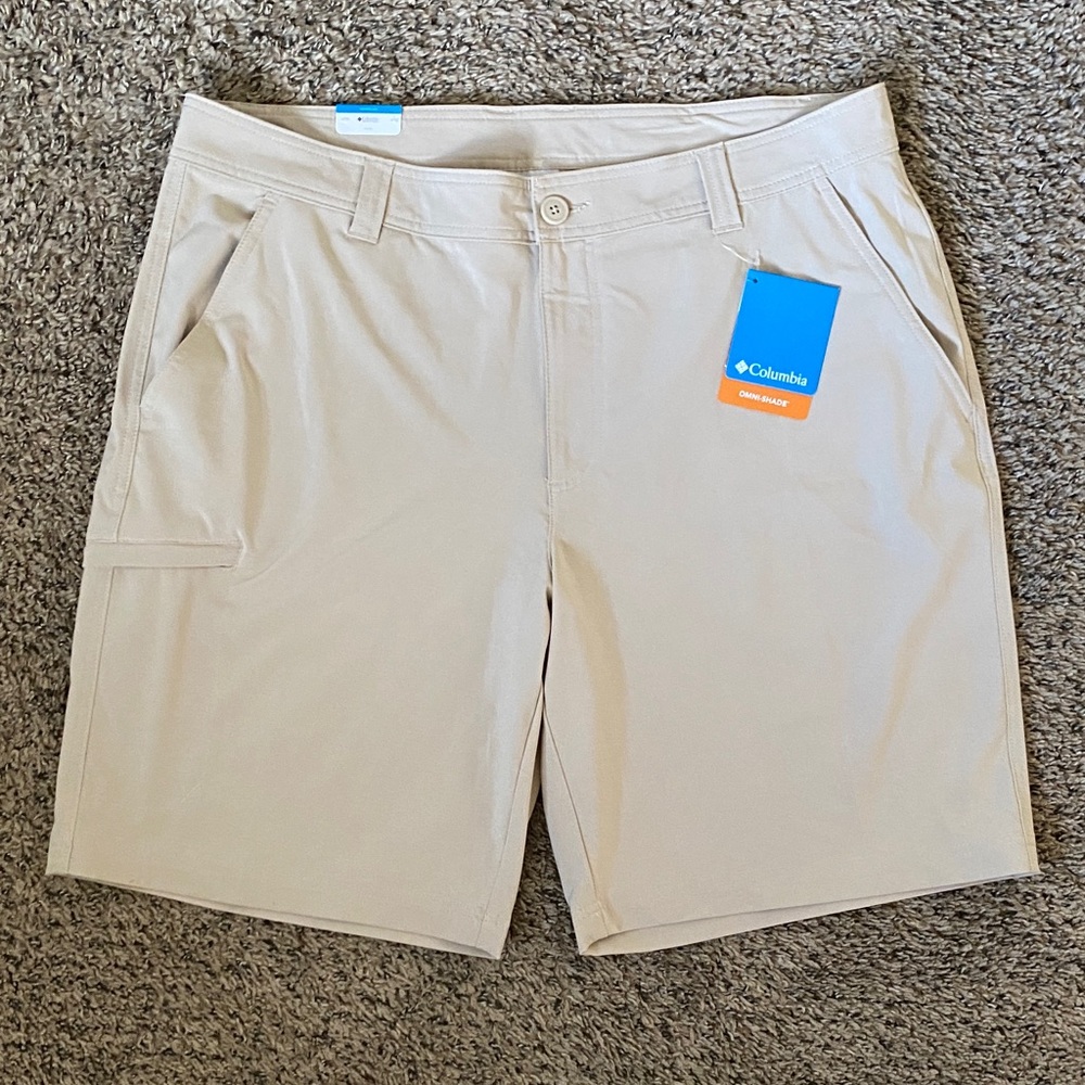 Columbia Men's Beige Shorts